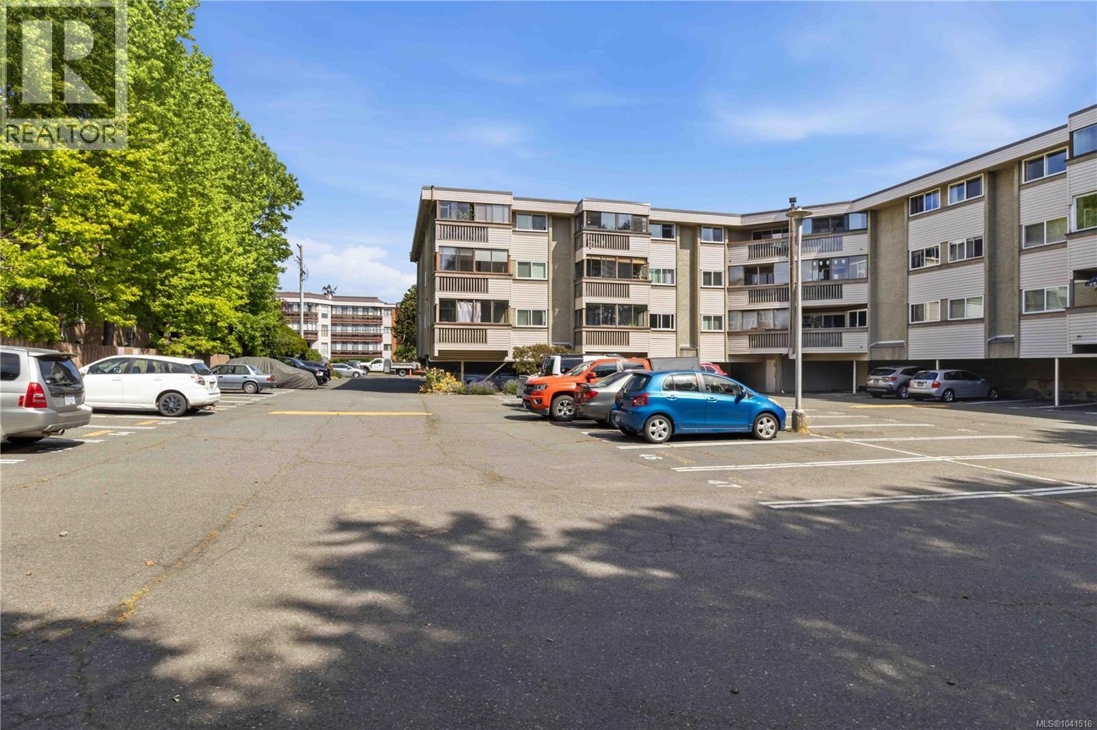 #306 1525 Hillside Ave - Image 34