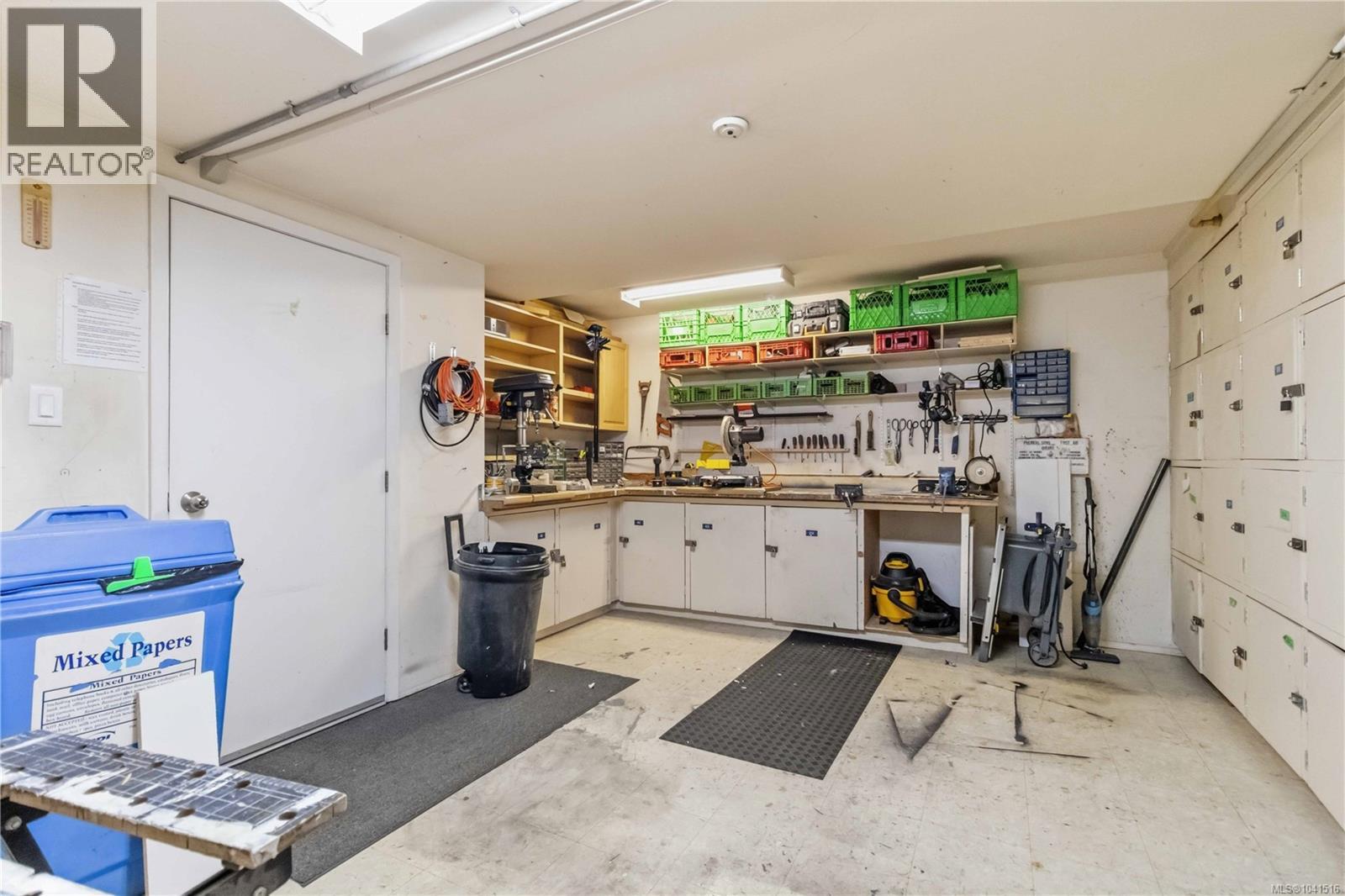 #306 1525 Hillside Ave - Image 26