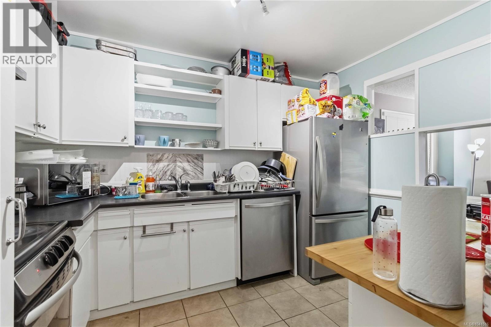 #306 1525 Hillside Ave - Image 13