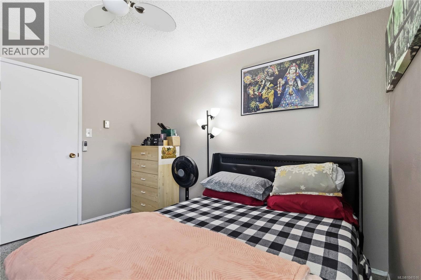 #306 1525 Hillside Ave - 17