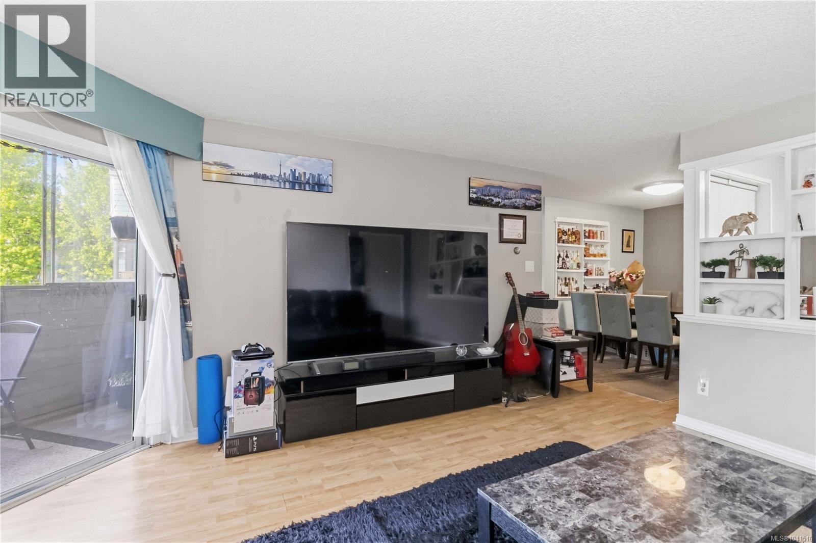#306 1525 Hillside Ave - 9