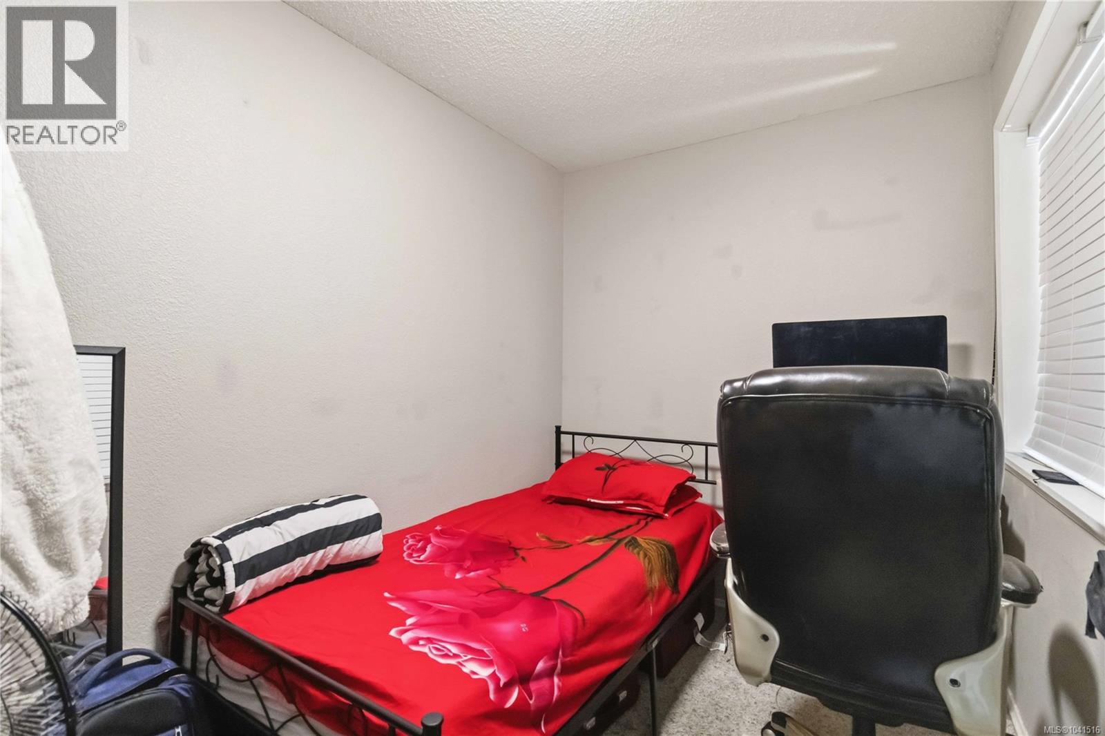 #306 1525 Hillside Ave - 20