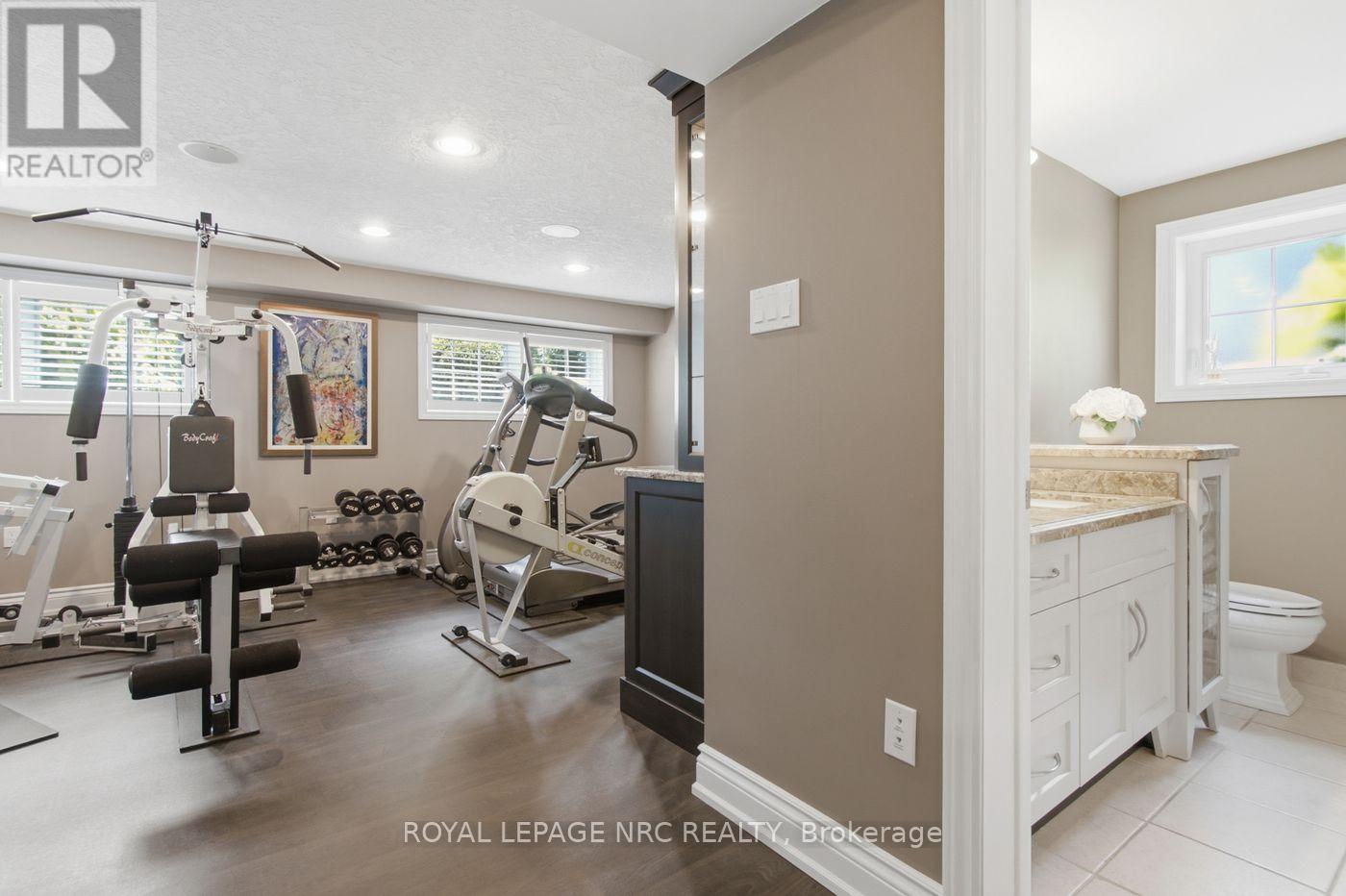 7 KING'S GRANT COURT W - 24
