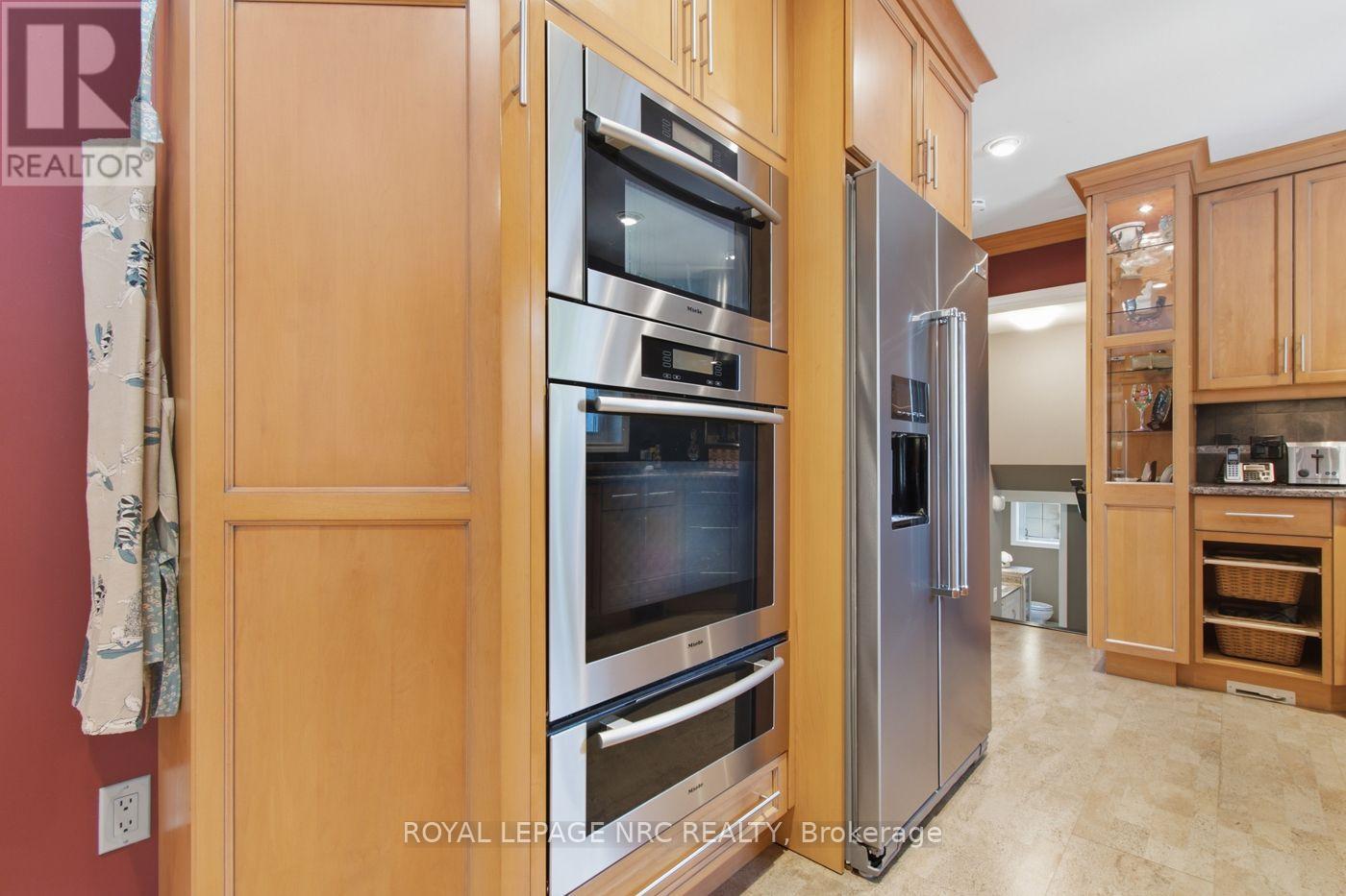 7 KING'S GRANT COURT W - 4