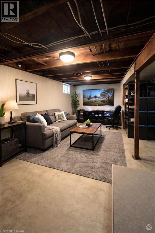 35 DUNDAS Street - 22