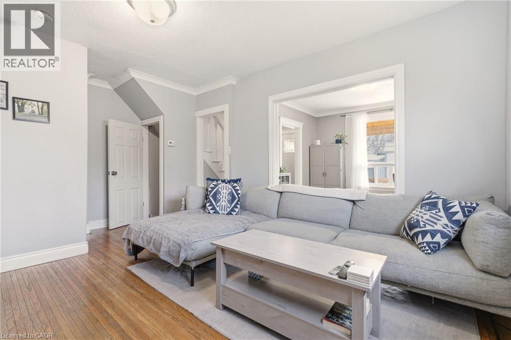 35 DUNDAS Street - 6