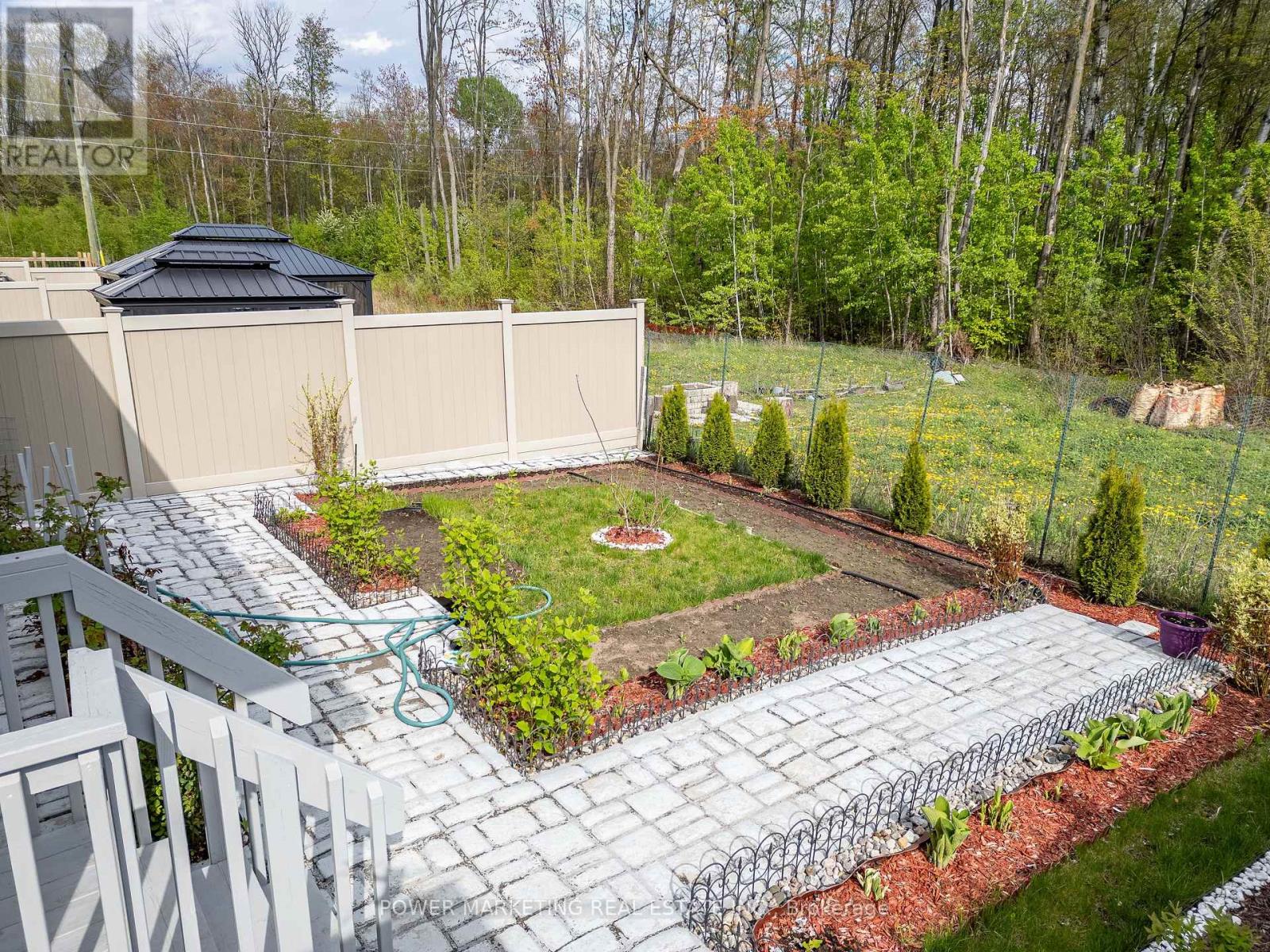 6356 RENAUD ROAD - 33