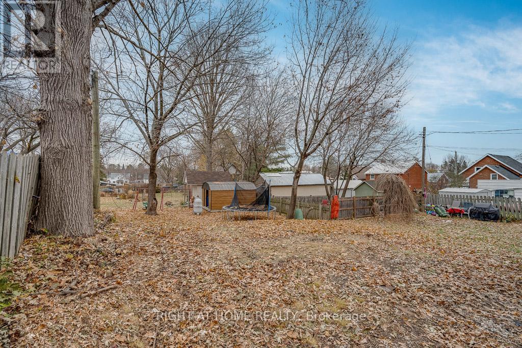 3 Bed, 2 Bath House for Rent in Arnprior – 97 MADAWASKA STREET, Arnprior – MLS# X13499166 - Image 25