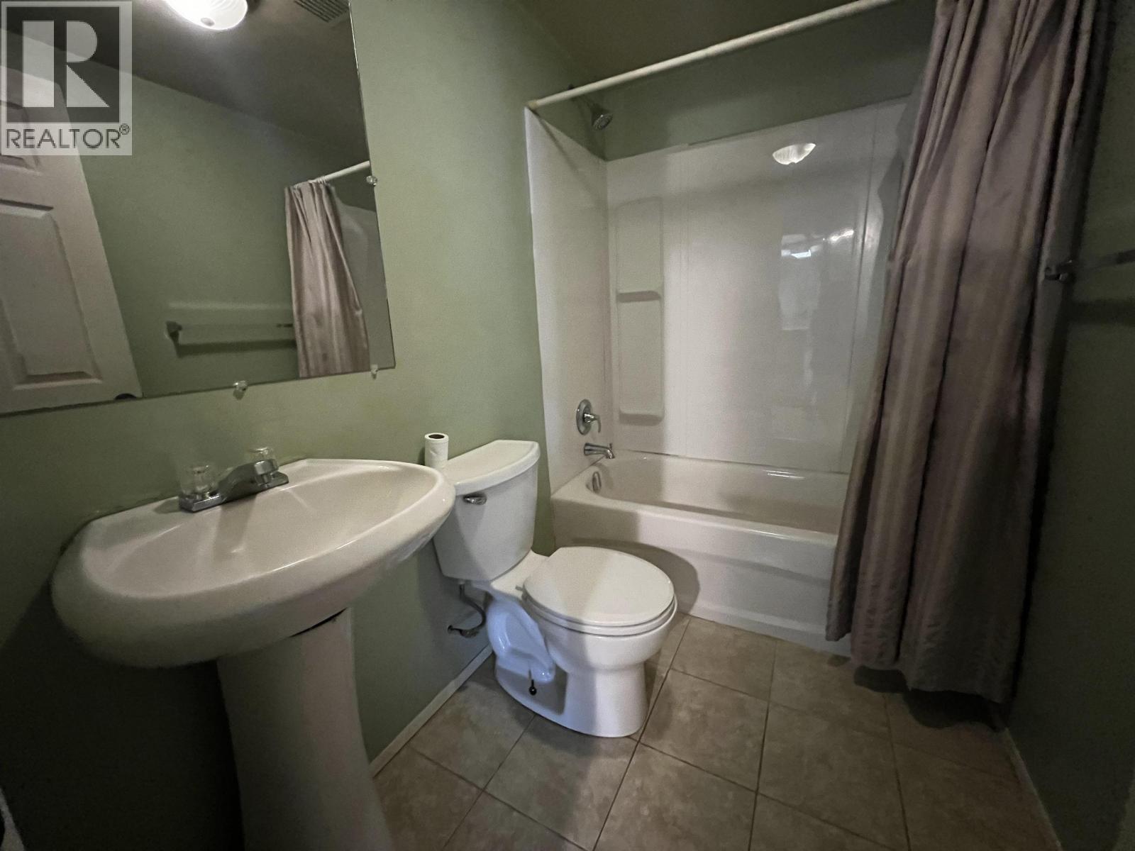 273 STELLAKO AVENUE - 23