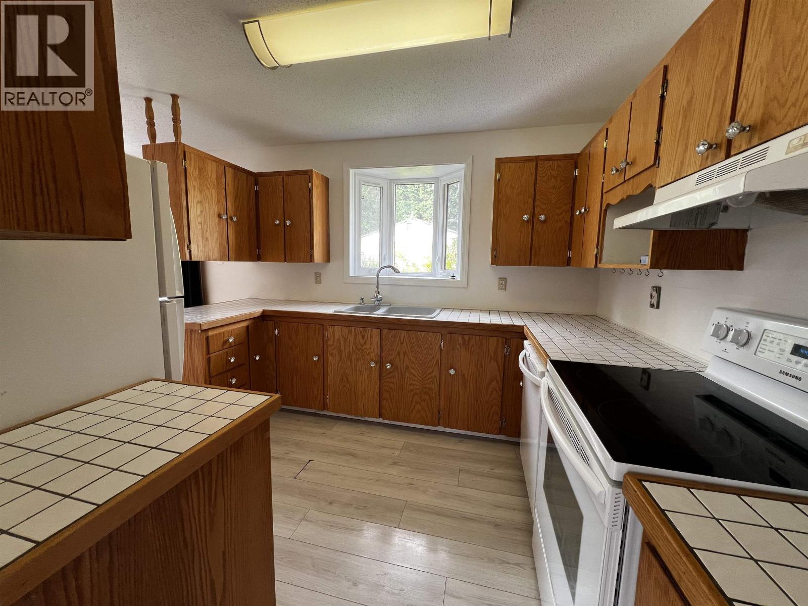 273 STELLAKO AVENUE - 13