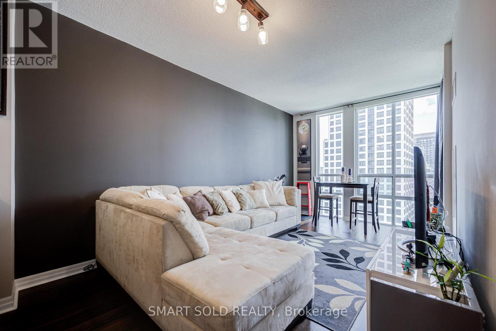 #2610 3515 KARIYA DRIVE - 6