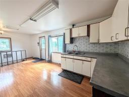445 Tupper Avenue, Neepawa, MB R0J1H0 Photo 11