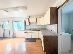 445 Tupper Avenue, Neepawa, MB R0J1H0 Photo 10