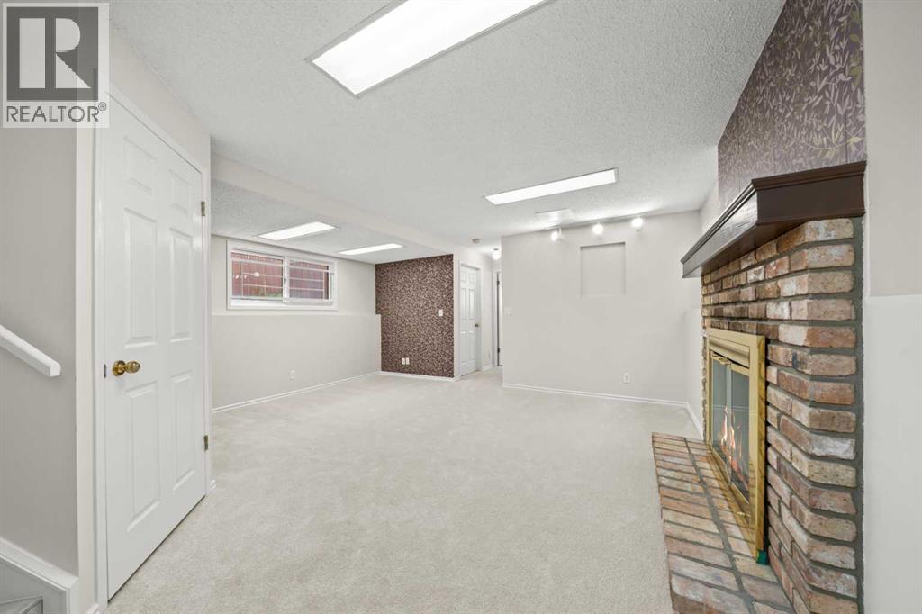 107 Tararidge Close NE - 24