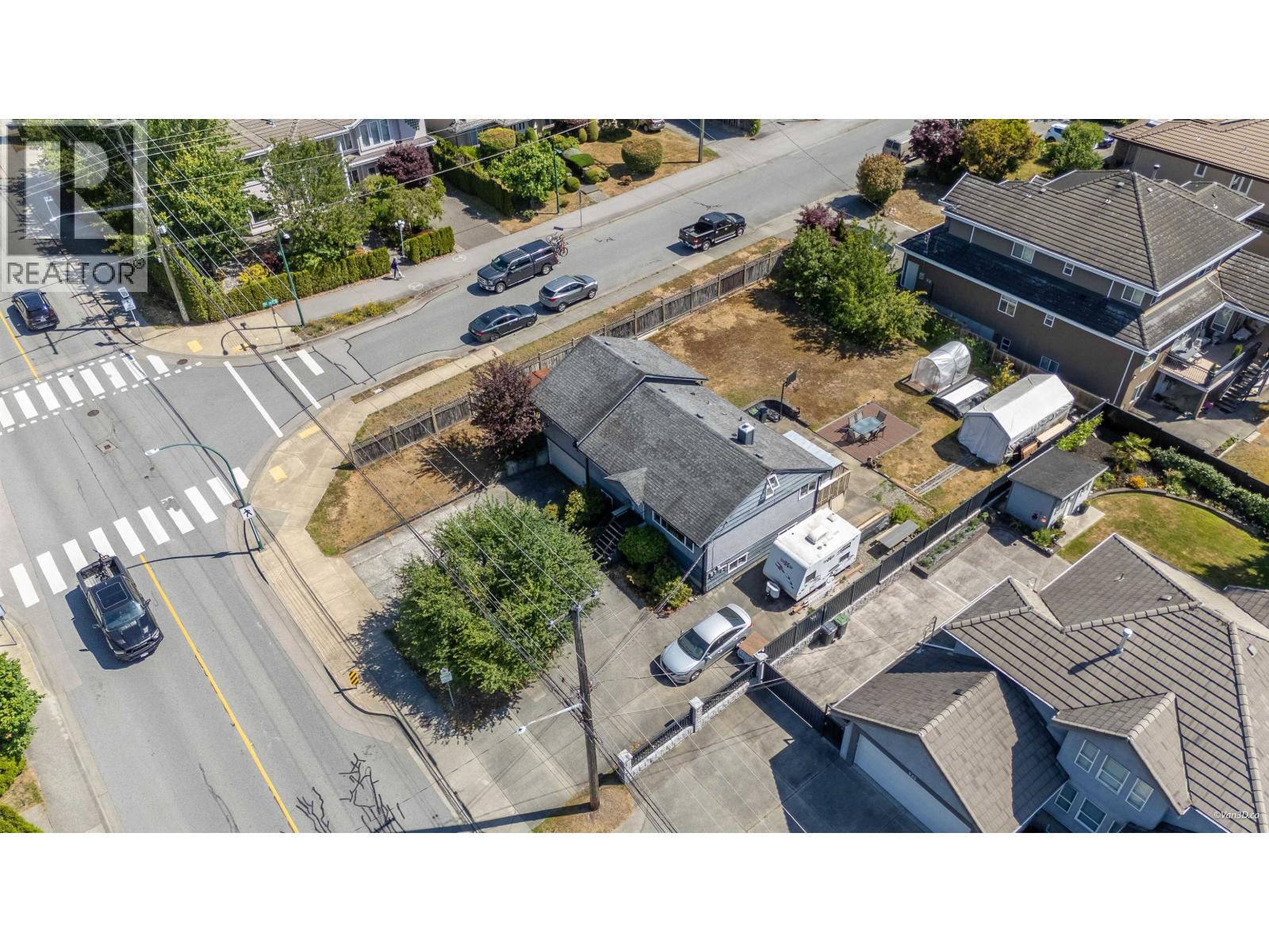 539 SCHOOLHOUSE STREET, Coquitlam — photo 2
