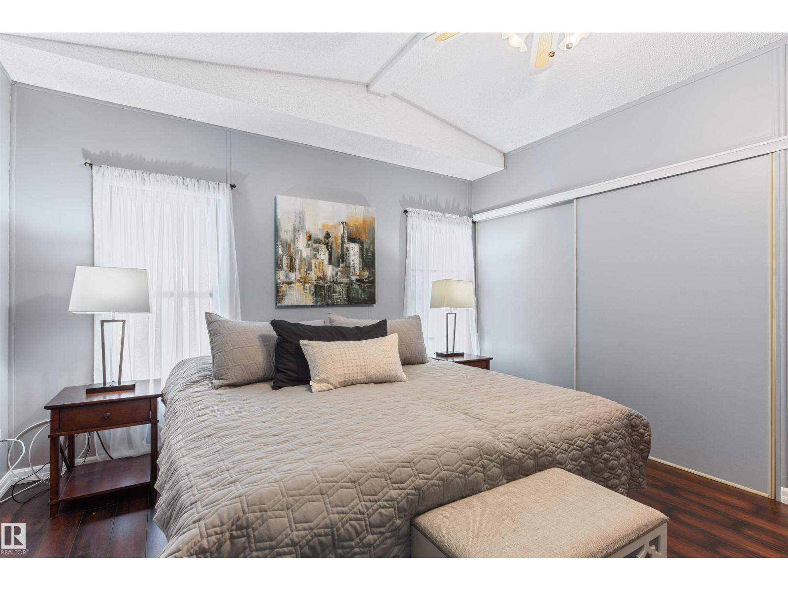 #24 52343 RGE ROAD 211 - 19