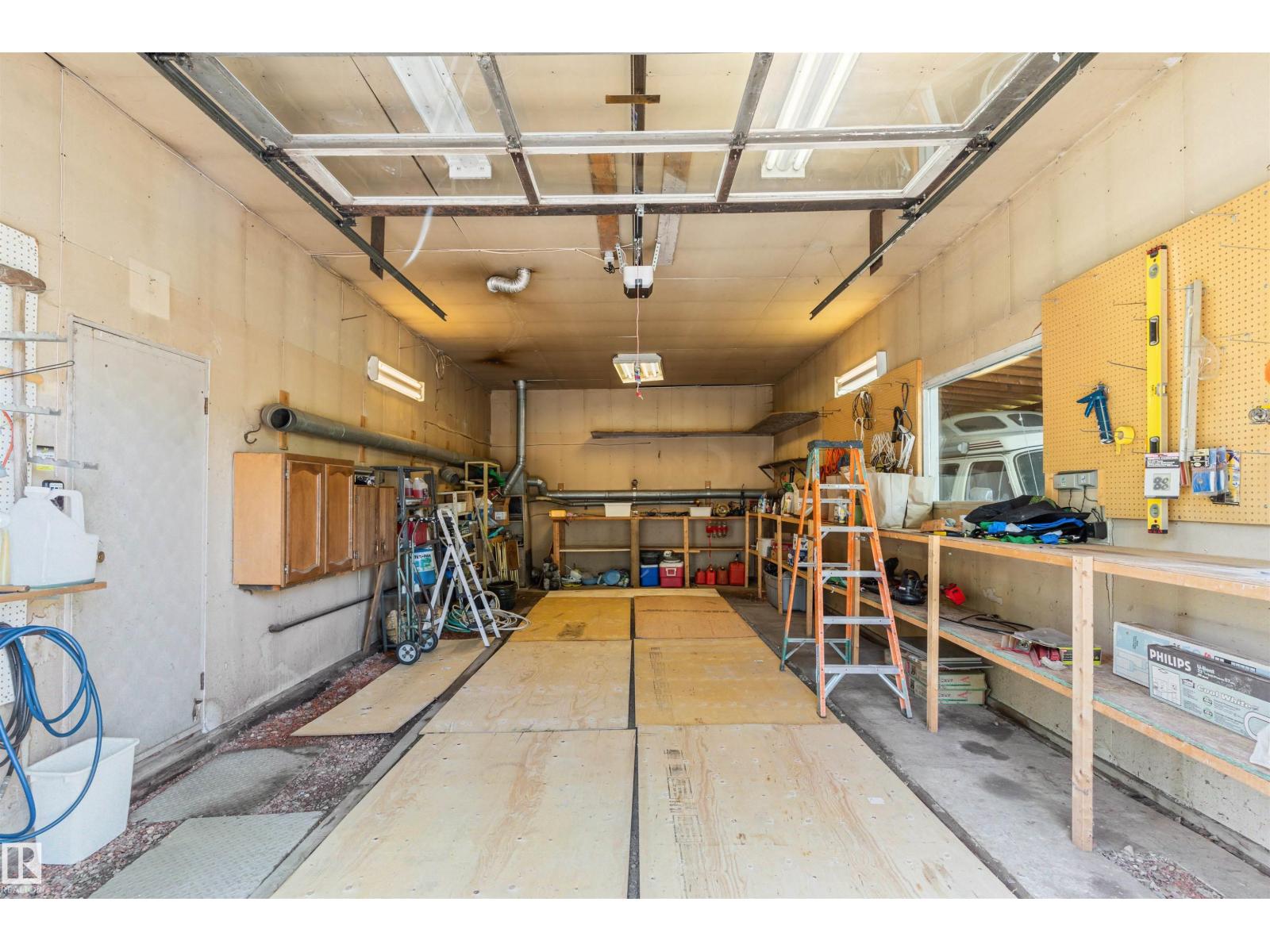 #24 52343 RGE ROAD 211 - 45