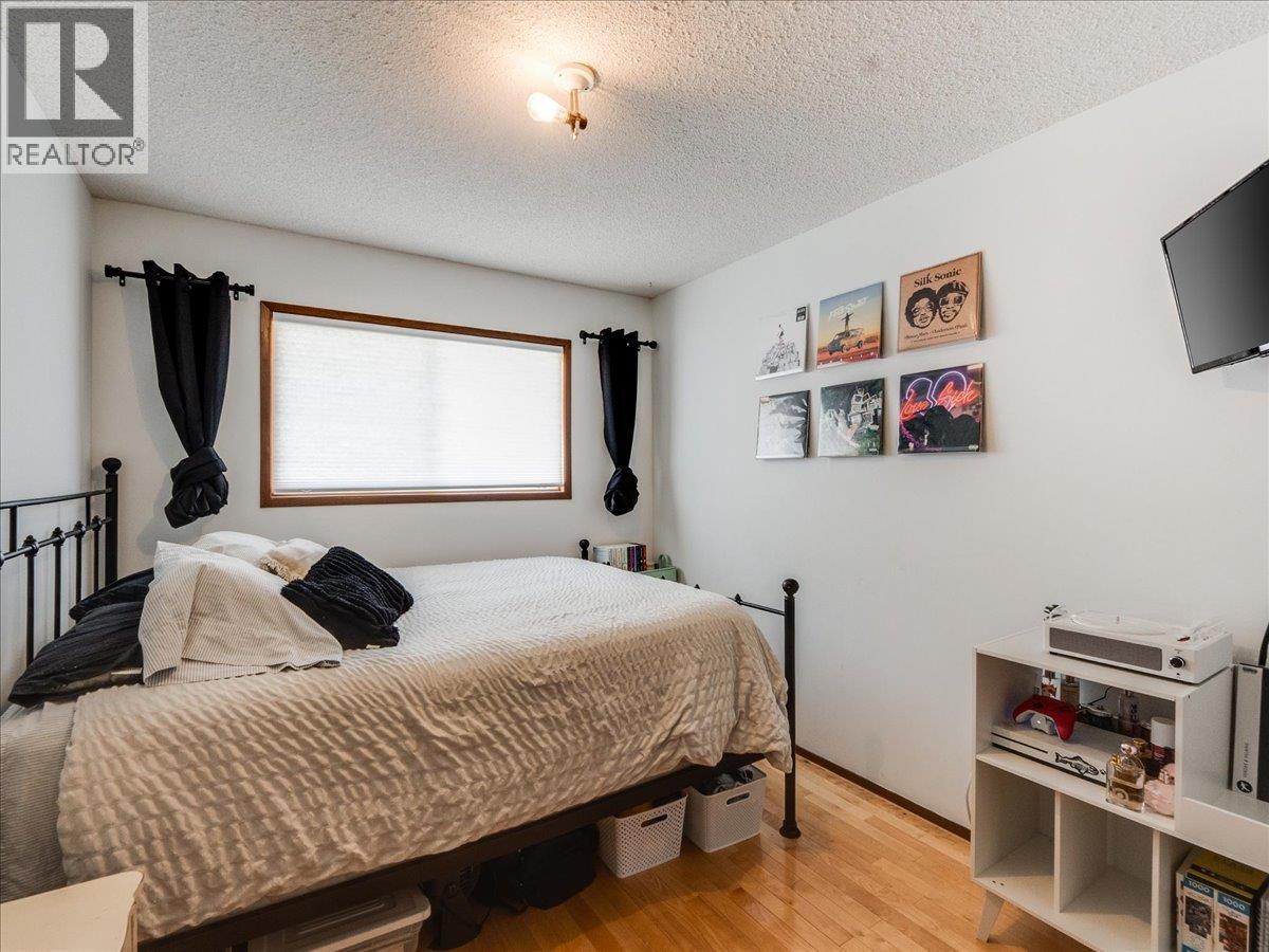 520 10th Avenue - 36