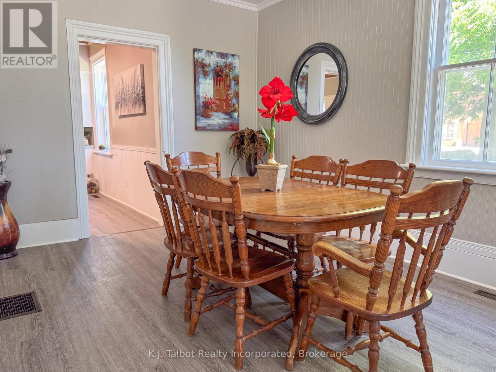 600 FISHLEIGH STREET - 10