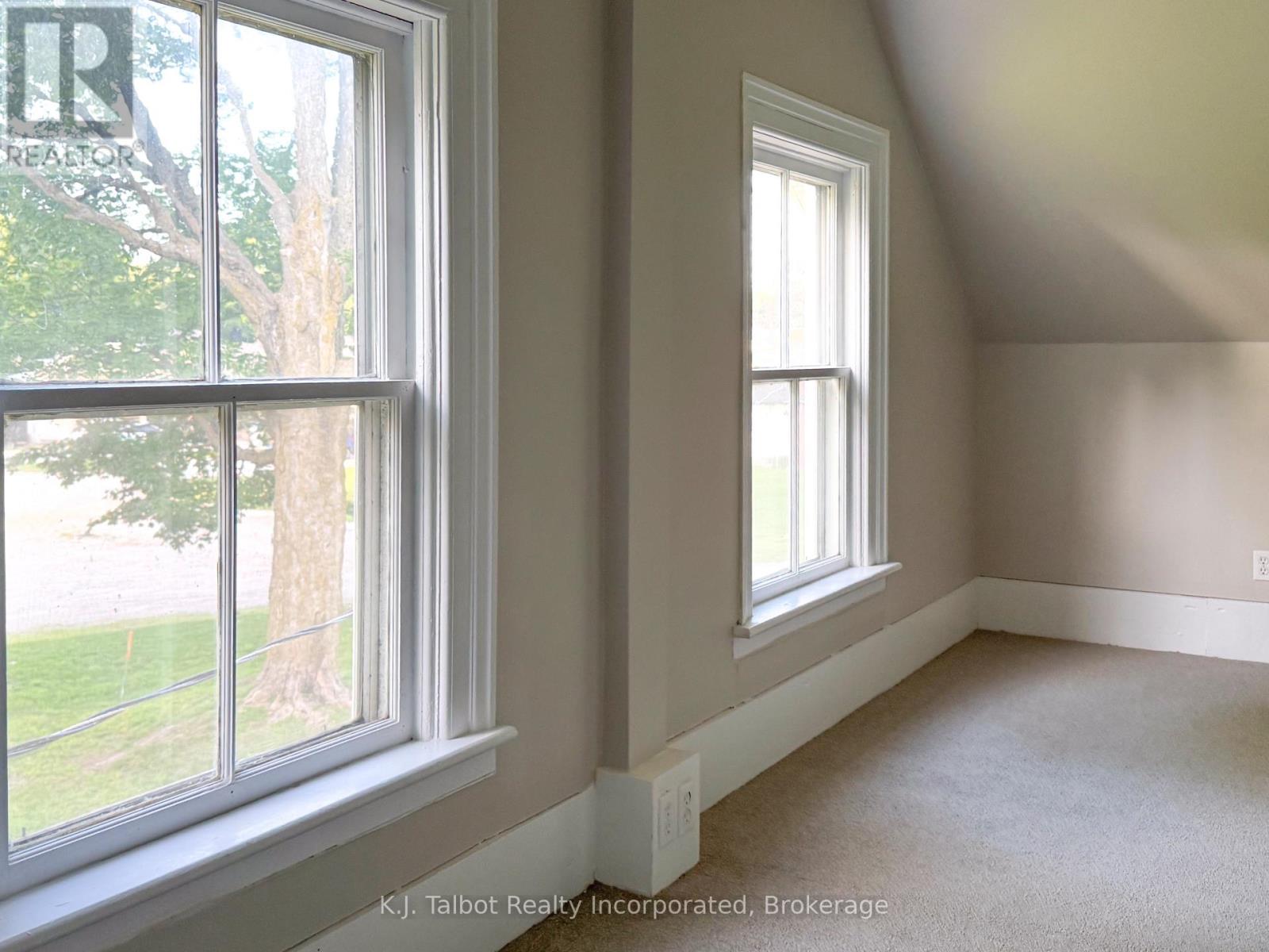 600 FISHLEIGH STREET - 21