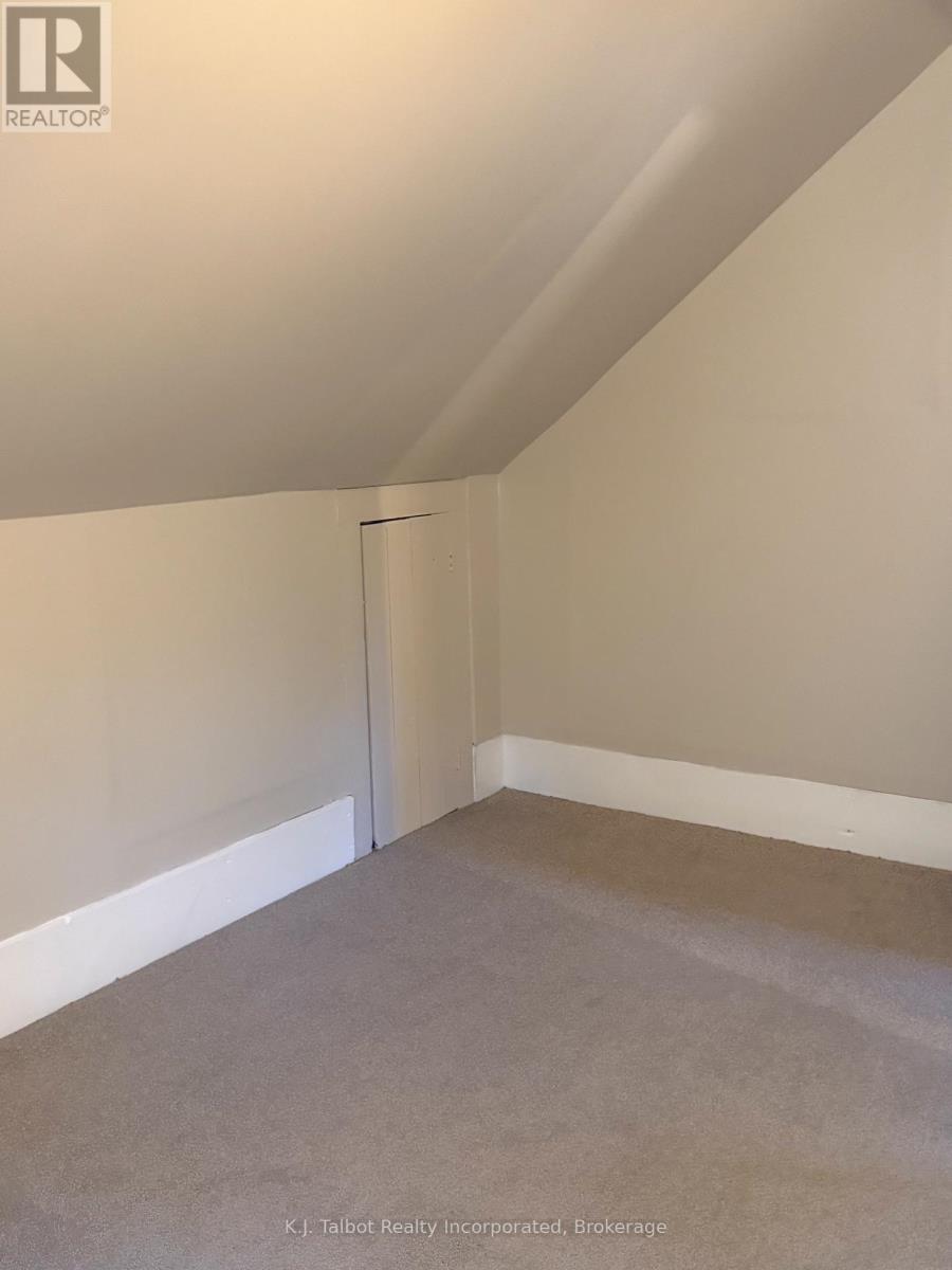 600 FISHLEIGH STREET - 23