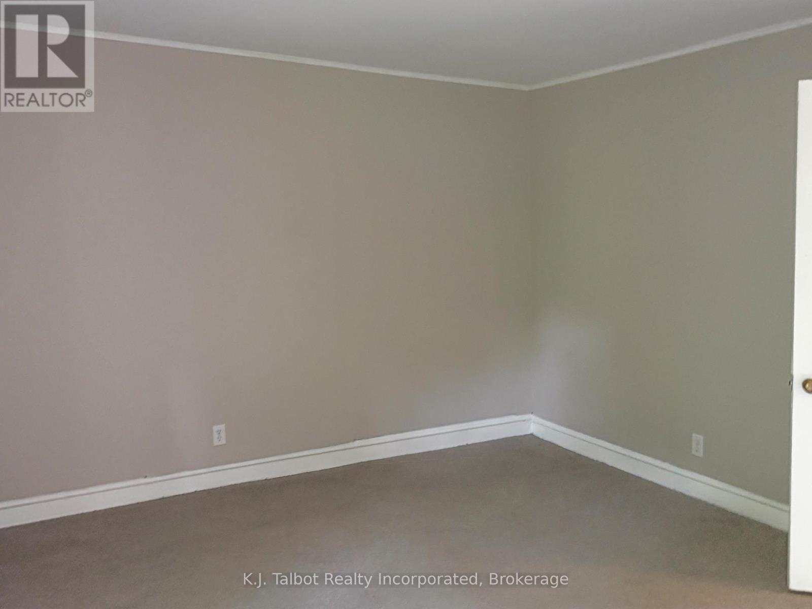 600 FISHLEIGH STREET - 25