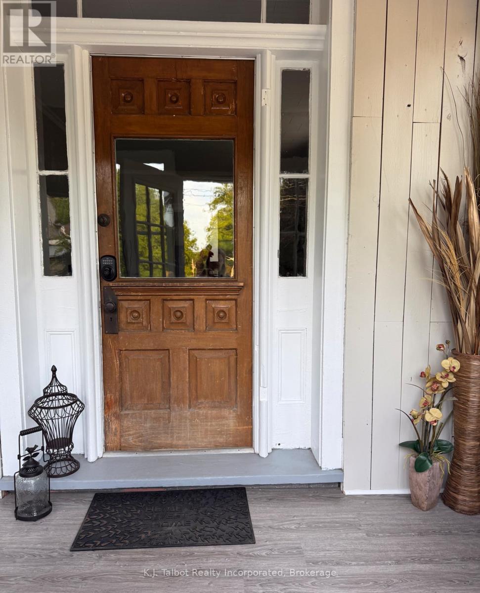 600 FISHLEIGH STREET - 5