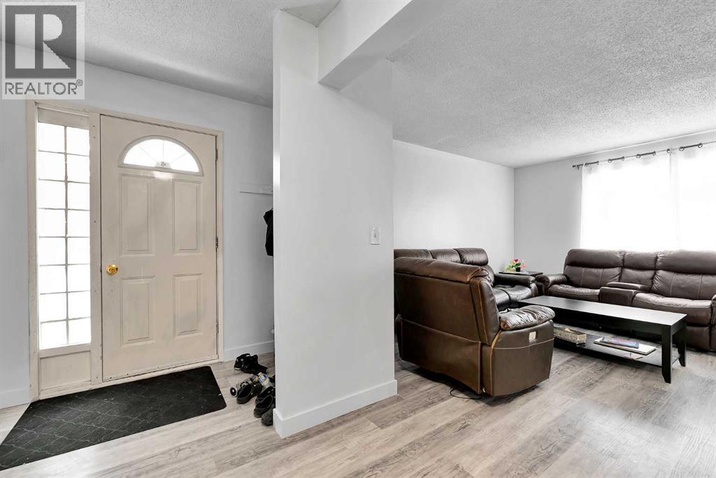 101, 516 Blackthorn Road NE - photo 2