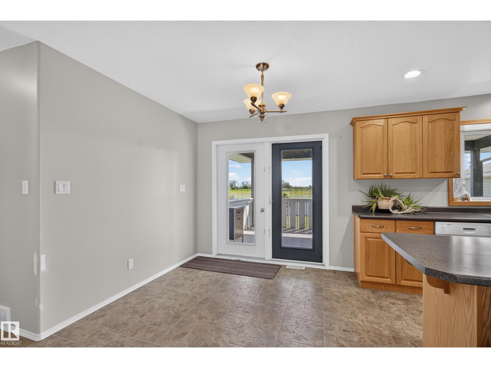 4209 46 ST - 13