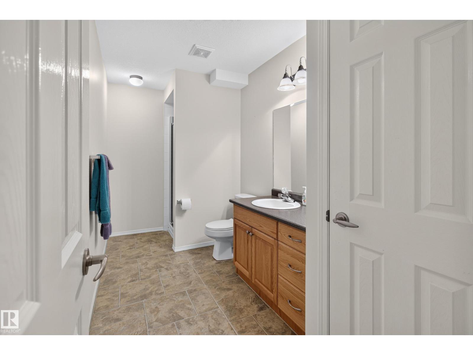 4209 46 ST - 38