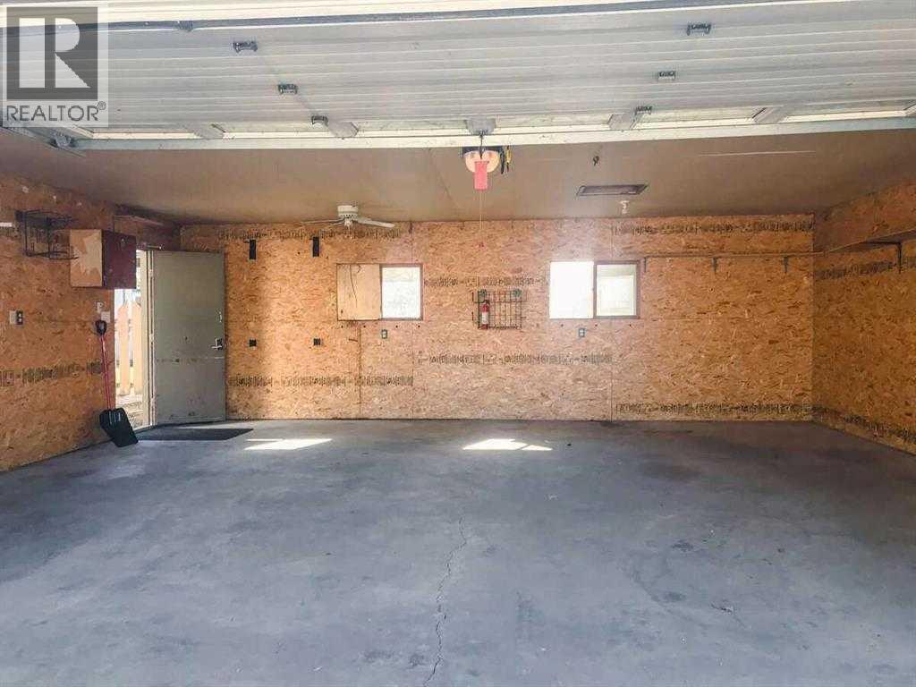 4617 48 Street - 34