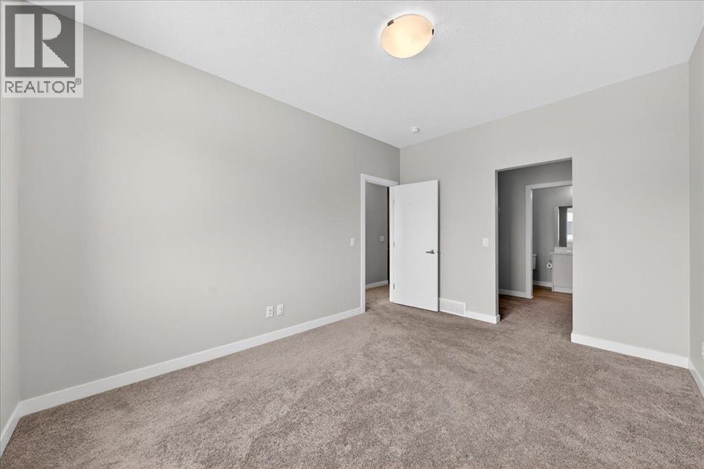 123 Redstone Crescent NE - 25