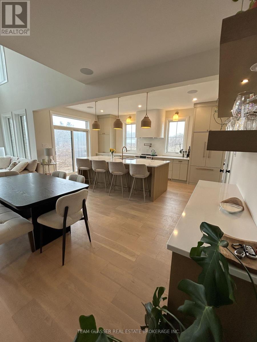 136 DEARING DRIVE - 15