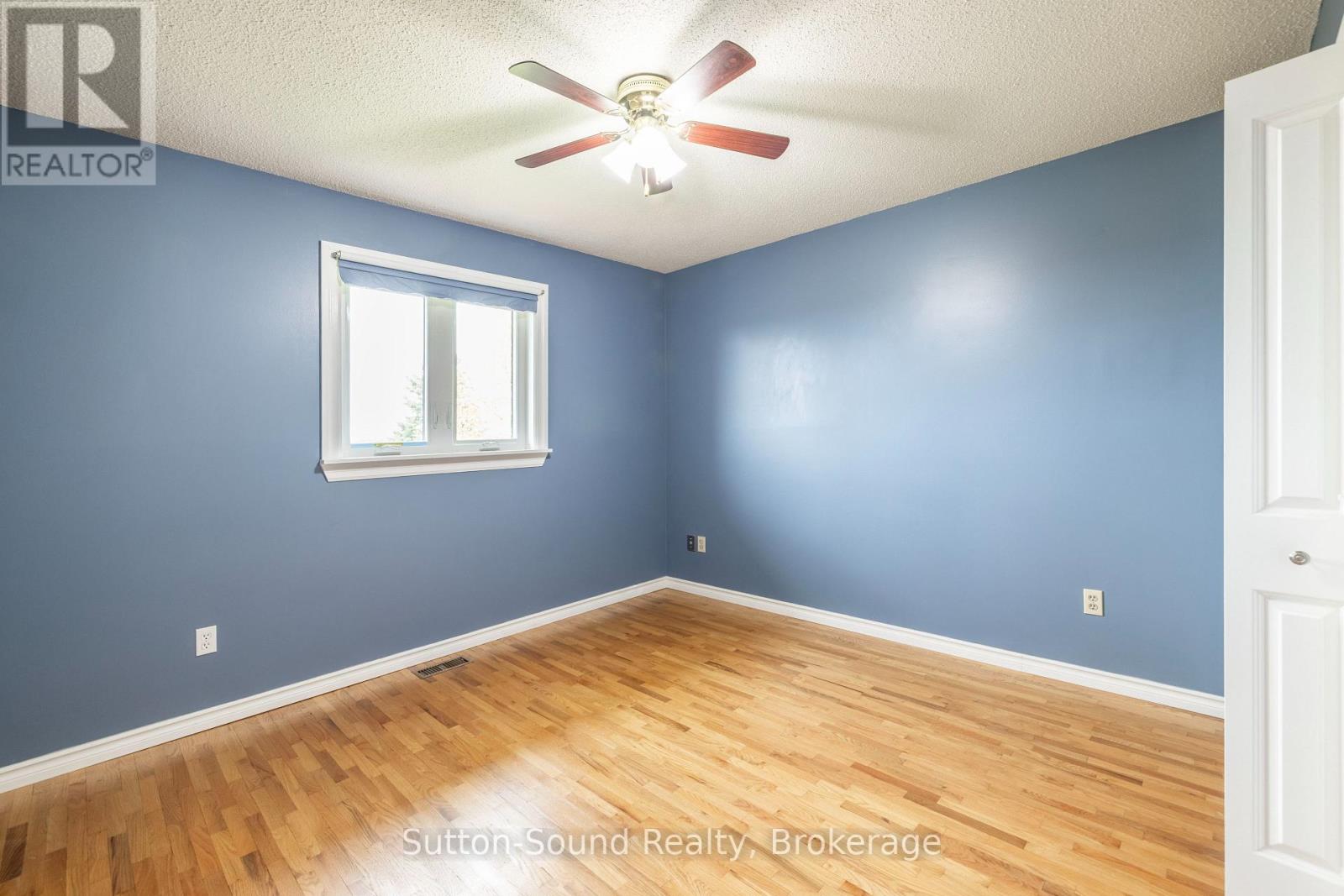 244363 22 SIDE ROAD - 11