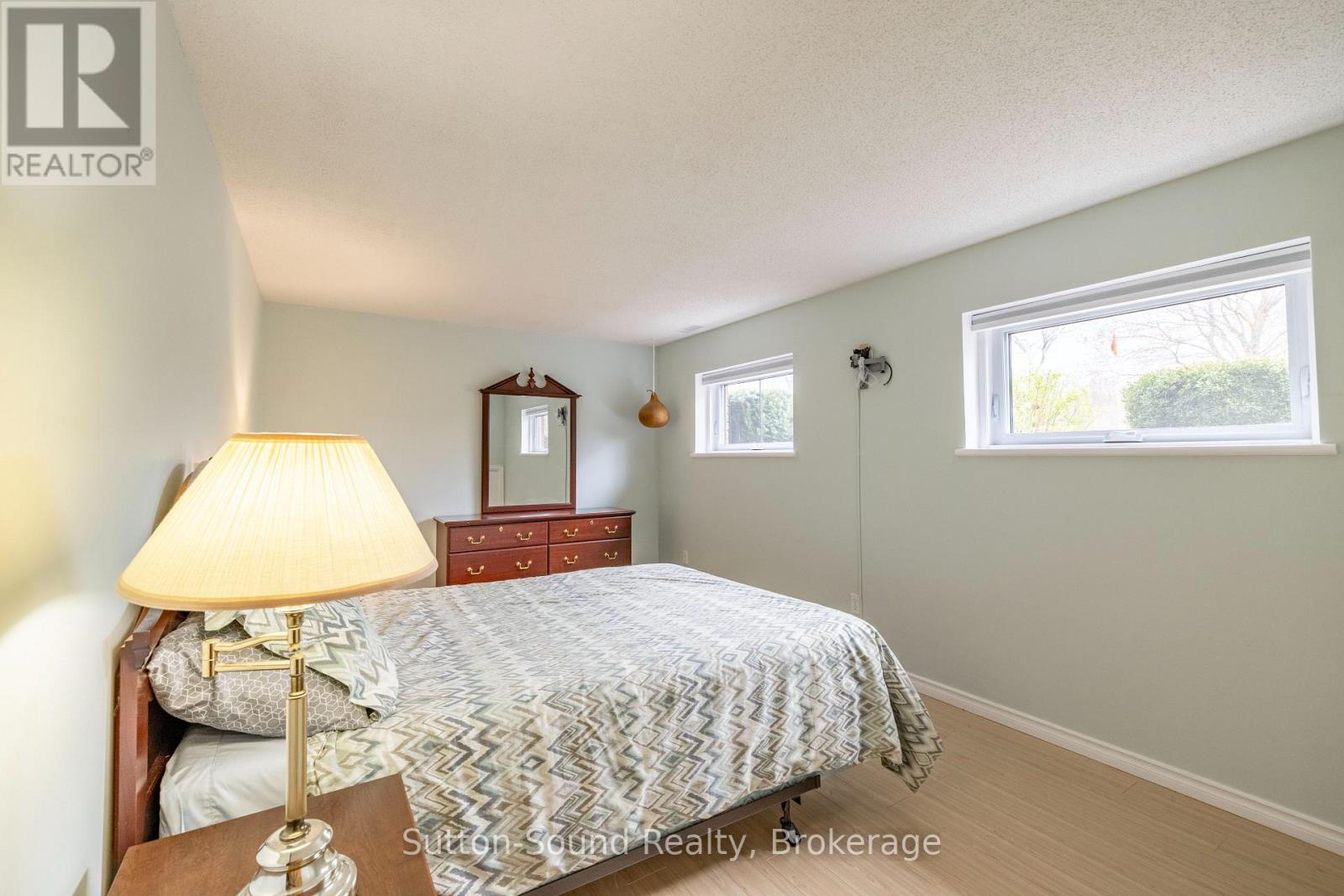 244363 22 SIDE ROAD - 18