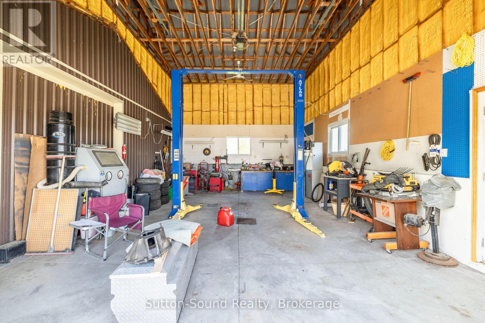 244363 22 SIDE ROAD - 27