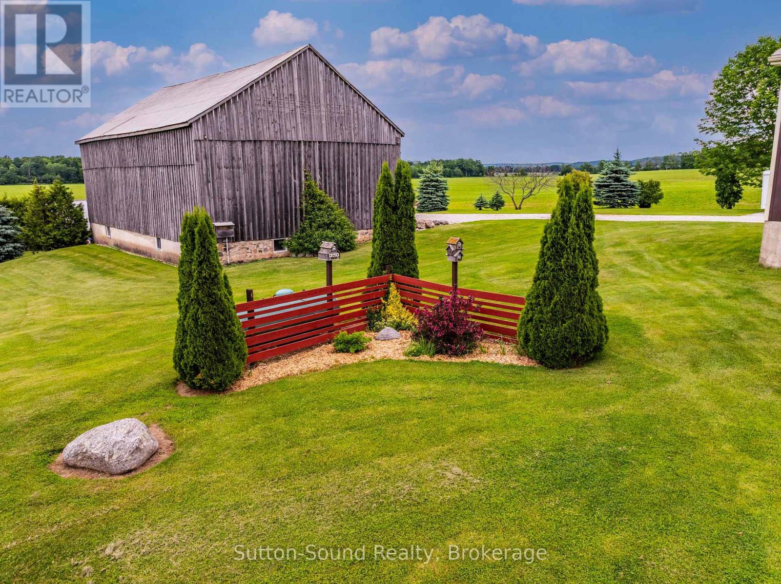 244363 22 SIDE ROAD - 37