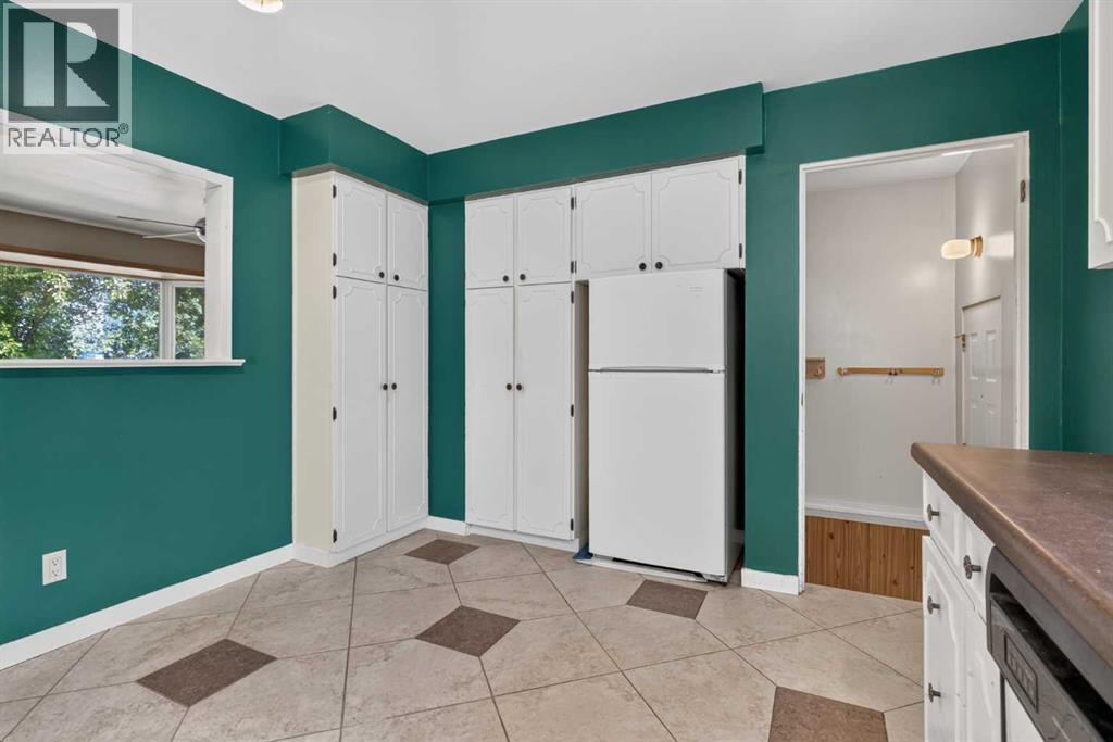 36 Hazelwood Crescent SW - 16
