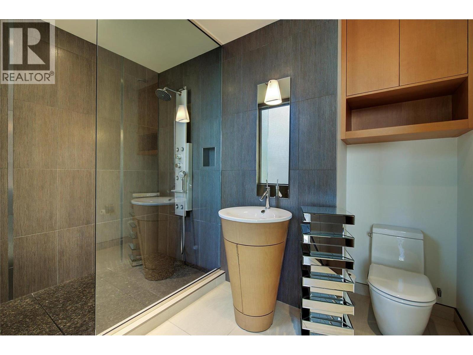 901 Westside Road S Unit# 6, West Kelowna