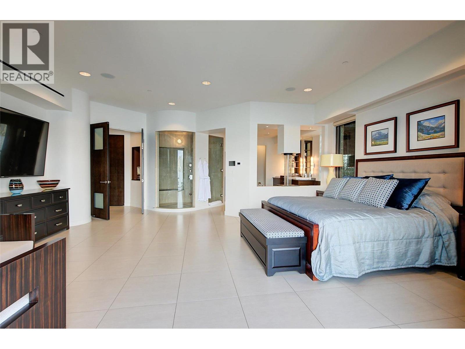 901 Westside Road S Unit# 6, West Kelowna