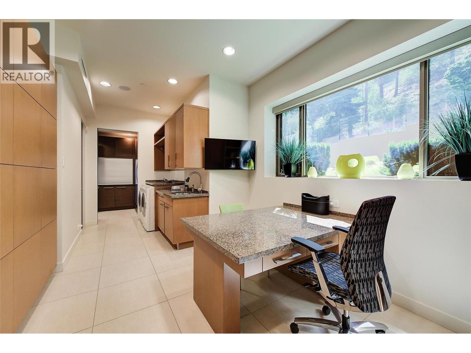 901 Westside Road S Unit# 6, West Kelowna
