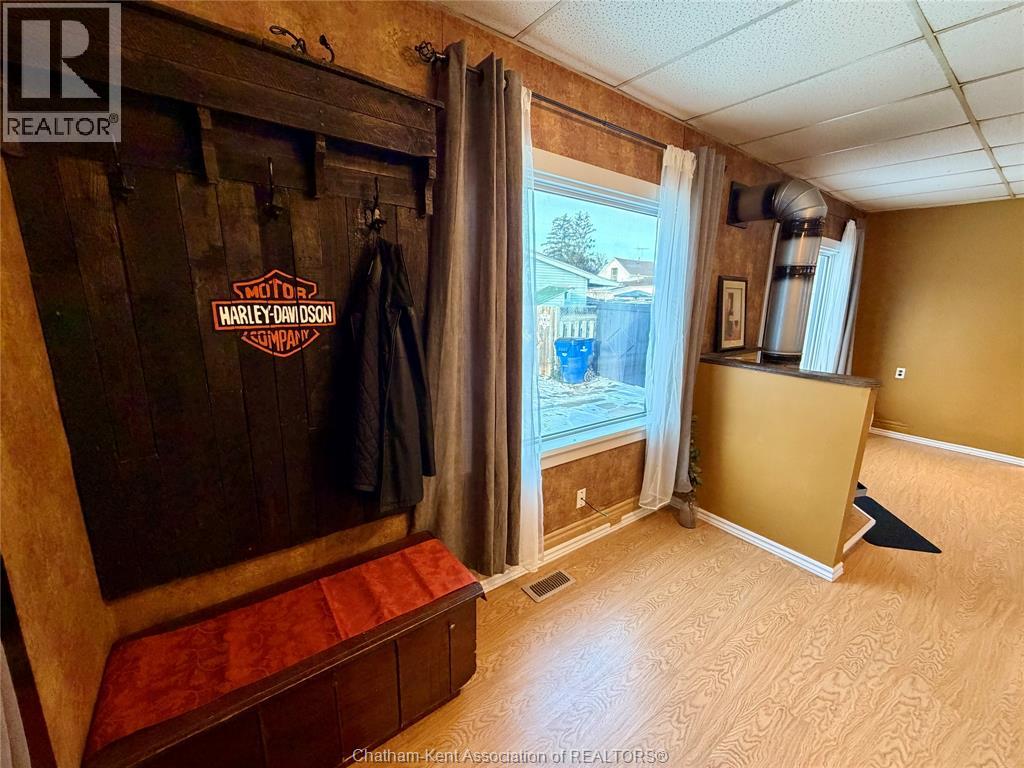 37 Foster STREET - 15