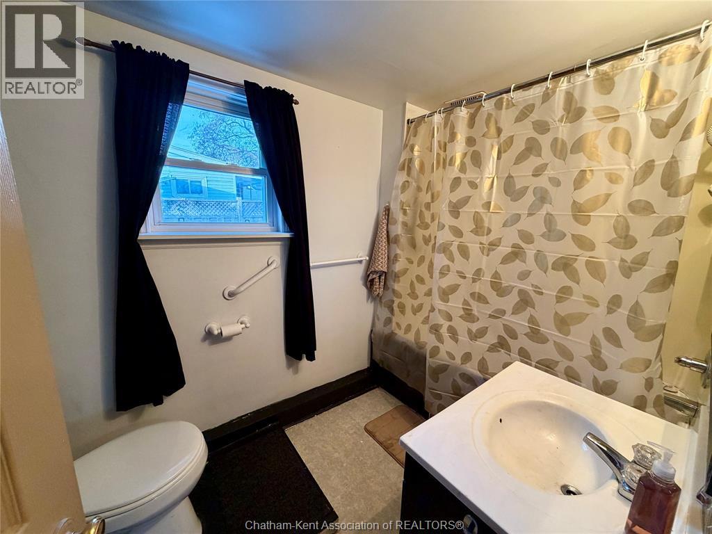 37 Foster STREET - 16