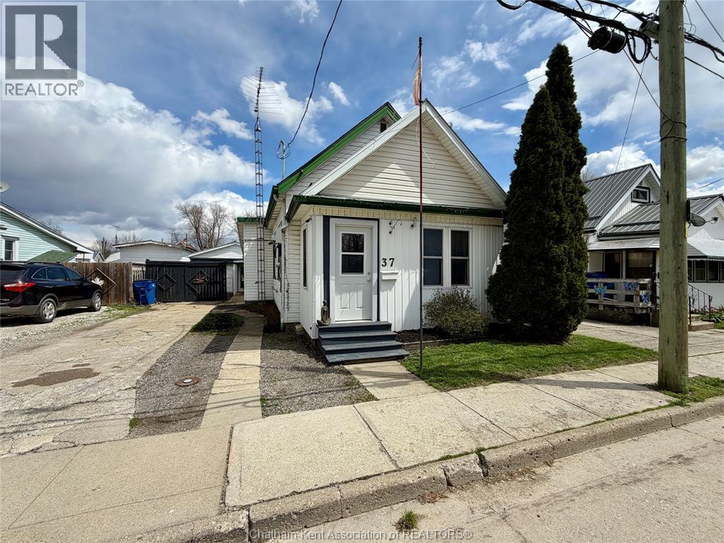 37 Foster STREET - 26