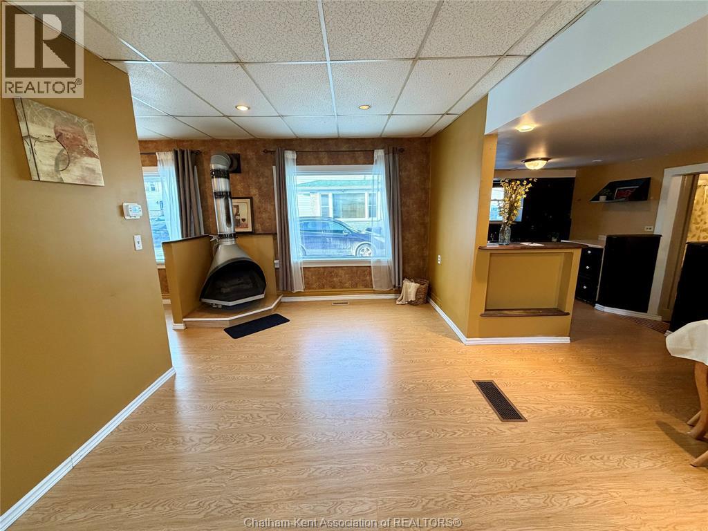 37 Foster STREET - 5
