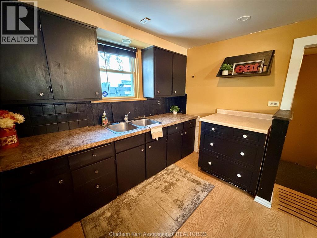 37 Foster STREET - 9
