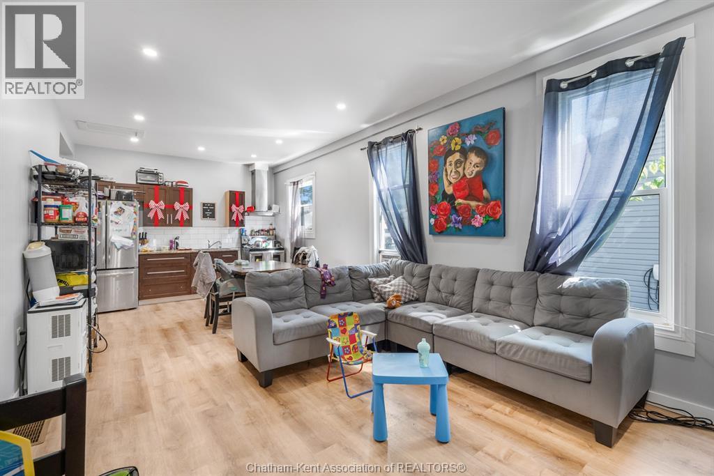5 Tiffany STREET - 12
