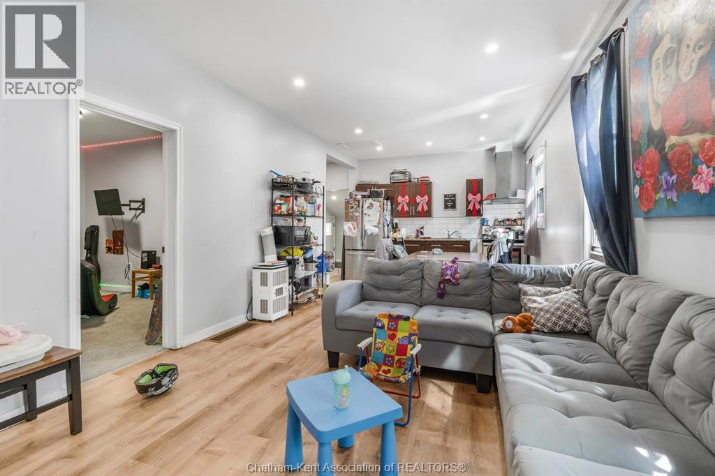 5 Tiffany STREET - 13