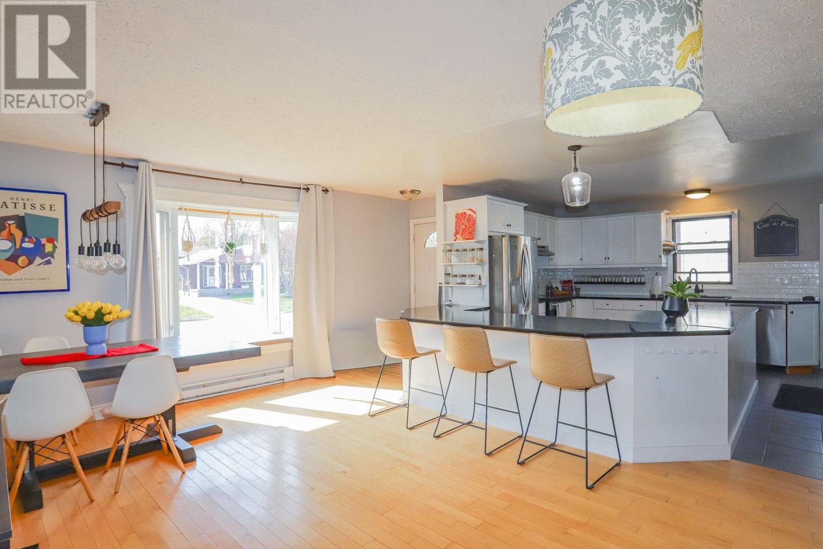 34 Robin ST - 10