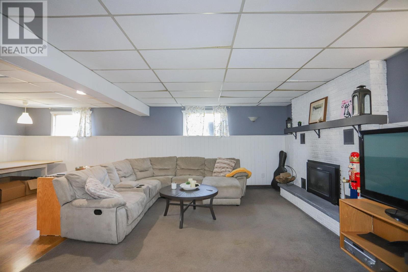34 Robin ST - 25